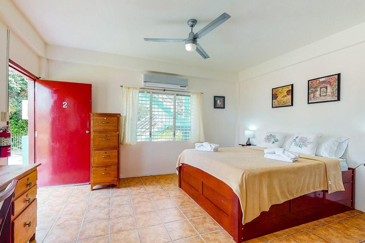 Willow 2 At Island Cabanas Gold Standard Certified Caye Caulker Exterior photo